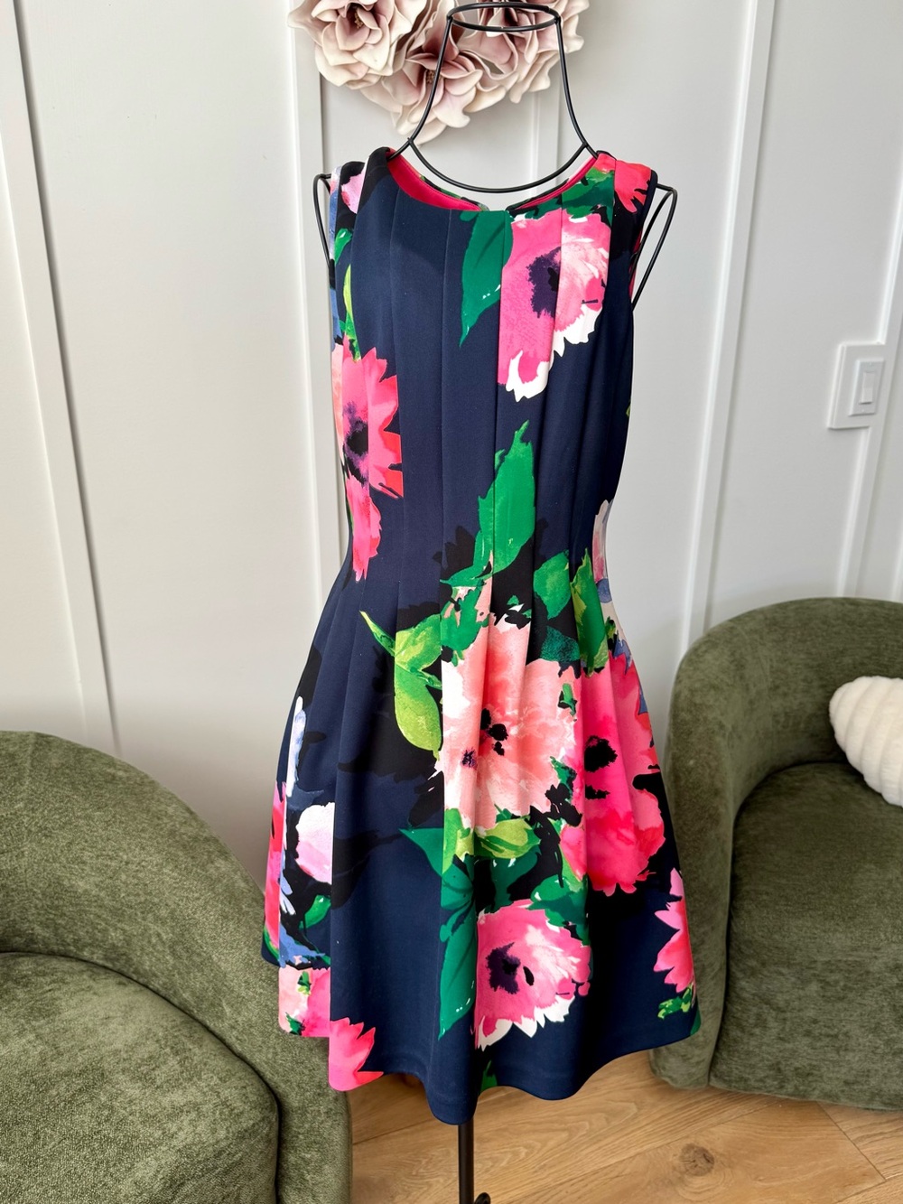 Vince Camuto Floral Fit & Flare Dress Size 2 Navy Pink Green Sleeveless pockets
